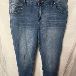 1822 Denim Women's Blue Capris